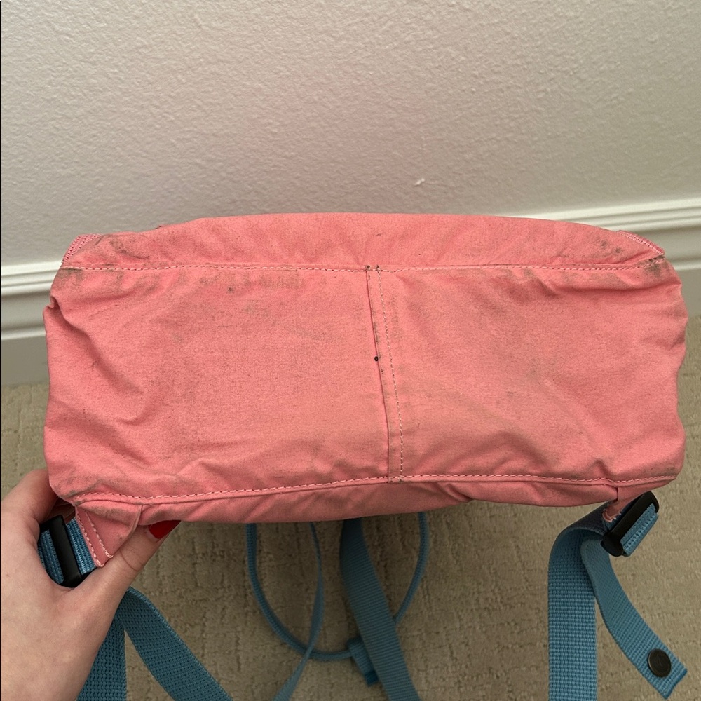 Fjallraven Kånken Pink Backpack - Picture 4 of 8